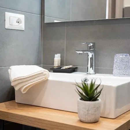 לינה וארוחת בוקר La Marina64 קרוטונה