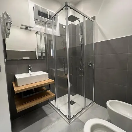 La Marina64 קרוטונה