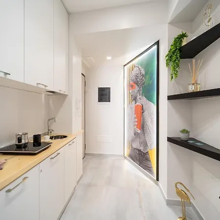 לינה וארוחת בוקר La Marina64 קרוטונה